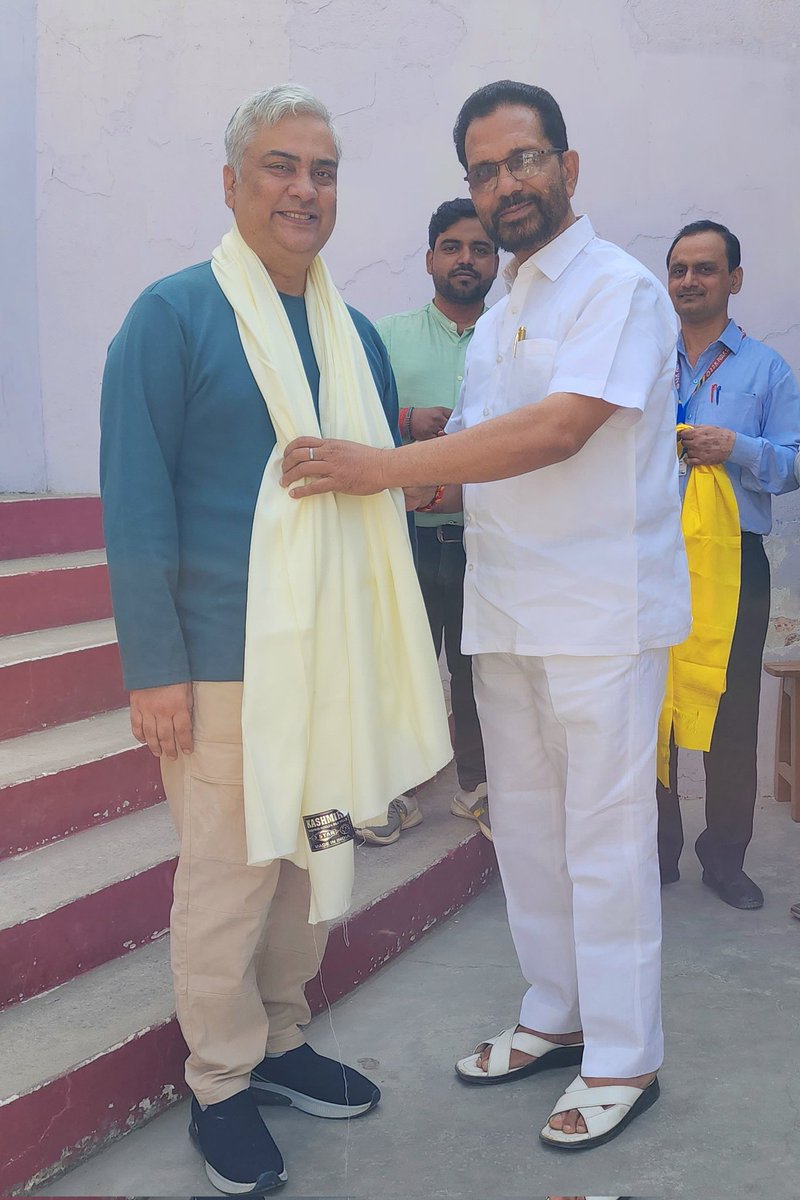 UniversalDent32's tweet image. 🦷 Dental Camp at B.D.M. Public School, Bodhgaya.
Thankful to the management and staff for their excellent cooperation and support.
Committed to creating awareness, one smile at a time! 😄

#DentalCamp #dentist #gaya #gayaji #gayadentist