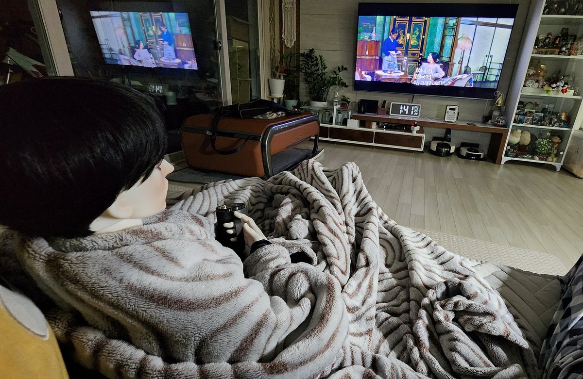 #금요일엔_인덕트친소
오랜만에 열어볼까하여..올리는 트친소
75 남아 셋과 유딩셋과 살고있는 집순이 I인간입니다 가끔 사담이나 룩업피규어,그냥인형(?)들 사진 올라와요٩( ᐛ )و 마음 눌러주시면 팔로우하러 갑니다👀