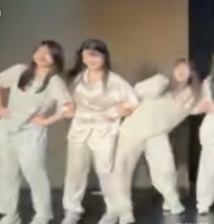 Aurellia tweet media