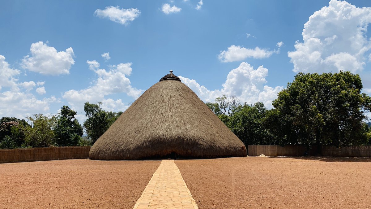 Namelessoffici7's tweet image. "In the heart of Buganda kingdom "

In March 2010, a devastating fire 🔥 destroyed the main tomb structure. This led UNESCO to place it on the List of World Heritage in Danger.

#POATE2026 #ExploreUganda #Wanderlust #KasubiTombs