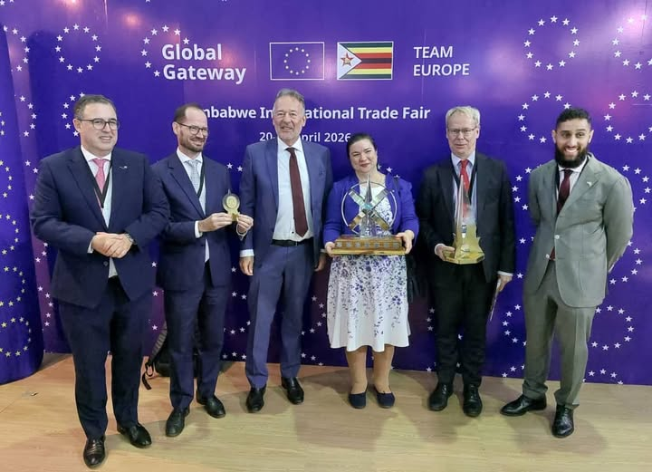 SimangalisoDub5's tweet image. @edmnangagwa's leadership is gaining international  recognition!

The European Union’s continued presence at the @ZITF1  for the 4th year in a row highlights their growing interest in boosting trade and investment with #Zimbabwe.  Ambassador Katrin Hagemann emphasized #Europe’s