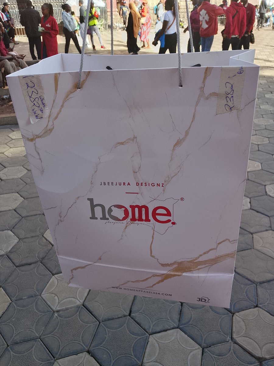 crazy_kenyan__'s tweet image. Skip the queues. Skip the stress.
We run your errands so you don’t have to.
📞 +254 710 577795
#FridayMood #DeliveryService