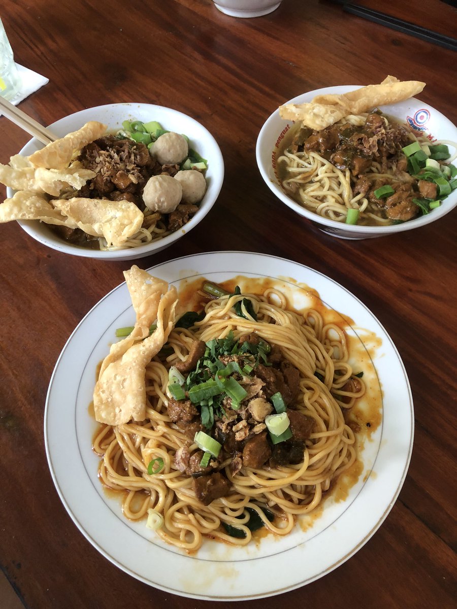 AKMAL10JAM tweet media