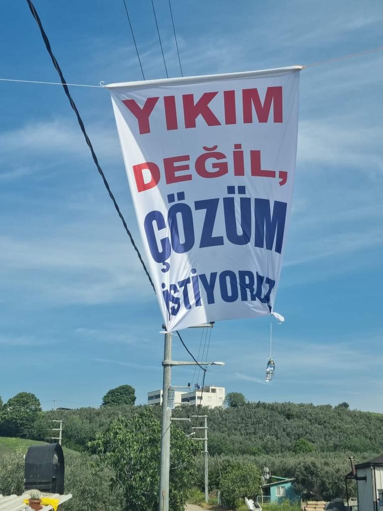 <a href="/_cevdetyilmaz/">Cevdet Yılmaz</a> Çocuklarımız bayram kutlarken, aileler yıkım korkusuyla yaşıyor. Bu tablo değişmeli!
#YapıKayıtMeclise HobiBahçemeDokunma