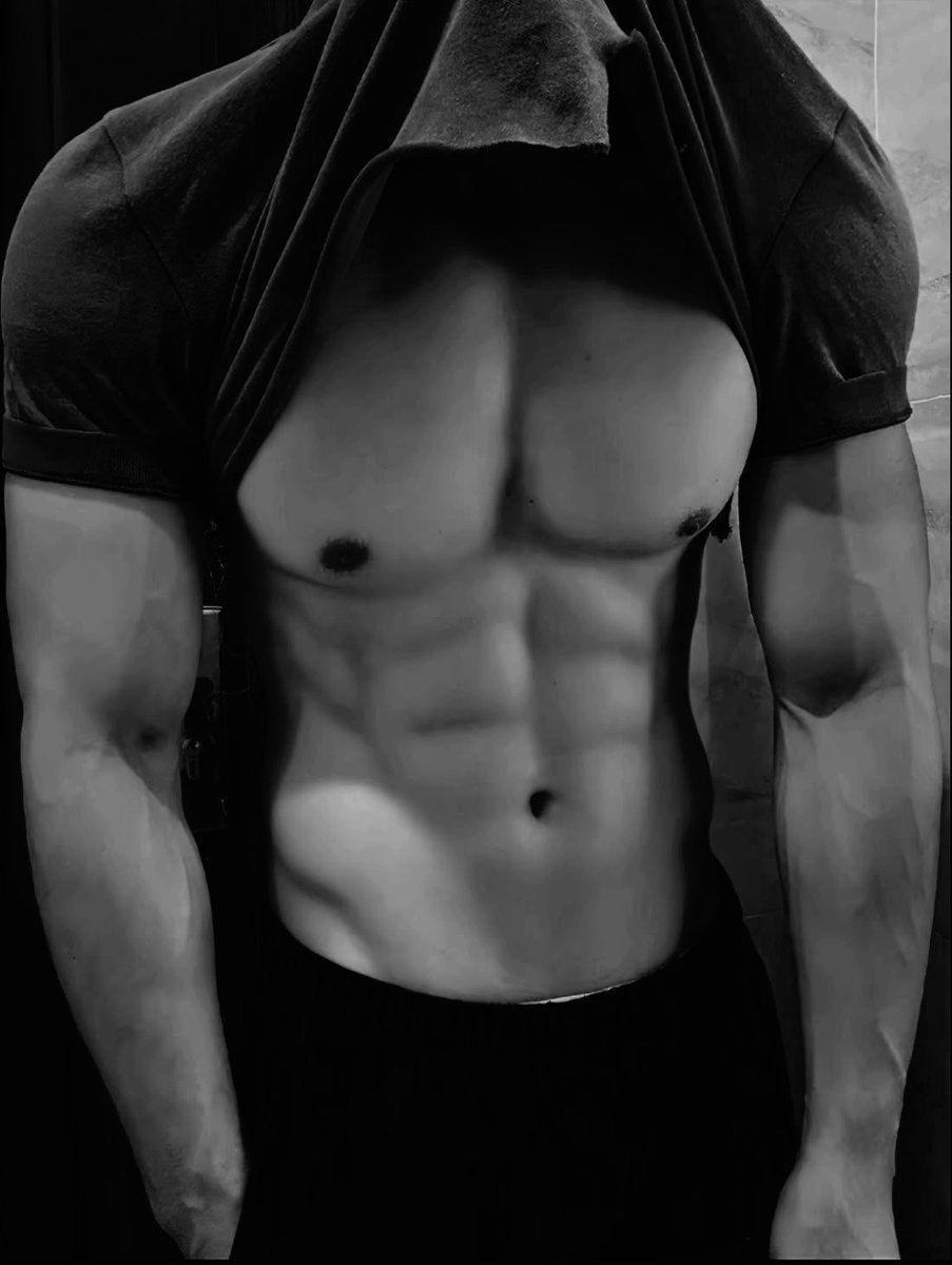 Swordrous's tweet photo. Bless by the abs. https://t.co/4jAsRWAF06