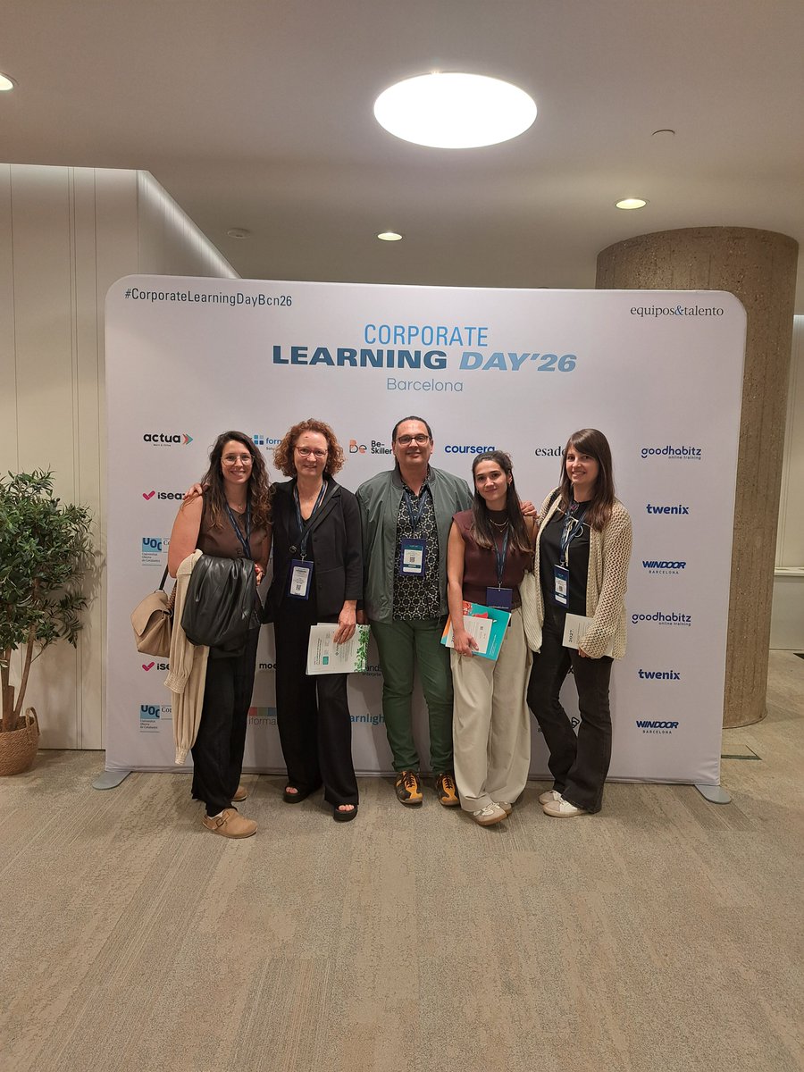 bonpreuesclat's tweet image. 🎙️Compartint visió i aprenentatges al #CorporateLearningDay

La Responsable de Desenvolupament, Estela Diez va participar compartint idees amb experts del sector.

Un entorn inspirador per parlar de formació i desenvolupament 💚

#BonpreuEsclat #Talent