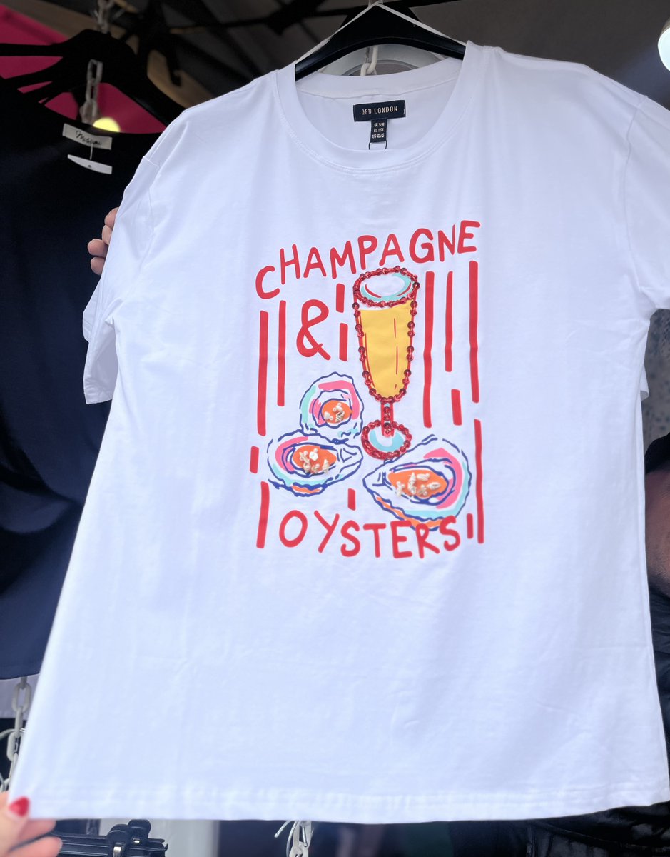 RomfordMarket's tweet image. This season’s must‑have shade: red ❤️
Unique pieces from the local stalls at Romford Market. 

#RomfordMarket #ShopLocal #MarketFashion #EssexStyle #StyleInspo