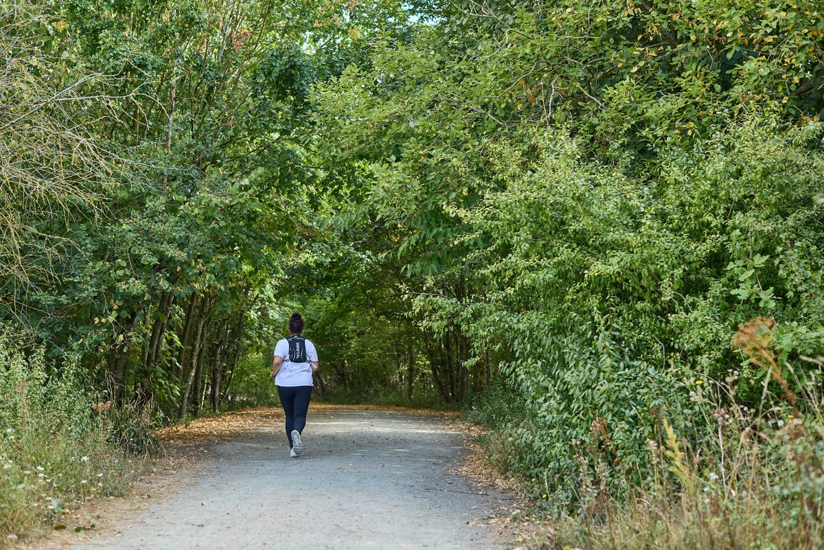 ExploreEssex's tweet image. The #LondonMarathon is just around the corner - a reminder that now is a great time to get into running!

Regular #parkrun events take place at many of the #EssexCountryParks.

So why not lace up your trainers and give it a go this weekend: explore-essex.com/places-to-go/g…