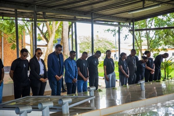 NewTimesRwanda's tweet photo. In solidarity with Rwanda during the 32nd commemoration of the 1994 Genocide against the Tutsi, staff and management of @RadissonKigali and Kigali Convention Centre (KCC) paid tribute to the victims.

#Kwibuka32 https://t.co/SYZ2AXFEdf