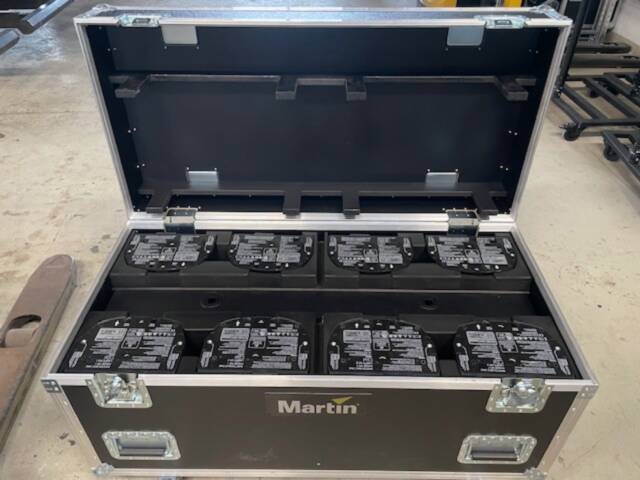 Gearwise_se's tweet image. Martin Mac One
Includes 8 Mac One lights, power cables, clamps &amp;amp; flightcase.

Visit our website for price, more information and our complete range of premium used audio, lighting, video and staging equipment from the nordics. Worldwide delivery 📦🌍

#StageLighting #EventTech