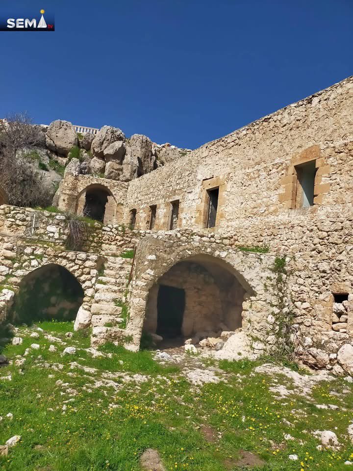 SemaTvE's tweet photo. ⏹️Several #Ezidi historical sites are located in the village of Kiwex in Mardin province, in Northern Kurdistan—living evidence of the deep-rooted Ezidi presence and heritage in the region.

#HaveaGoodDayall https://t.co/tBE9MLS9yi