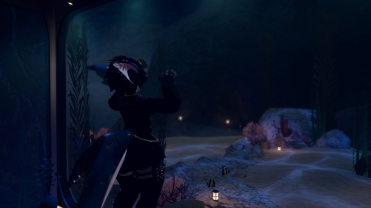 ShyaKyn's tweet image. A shark looking at another shark 
.
#shark - #vrcおうま特別チケット - #Sabrean