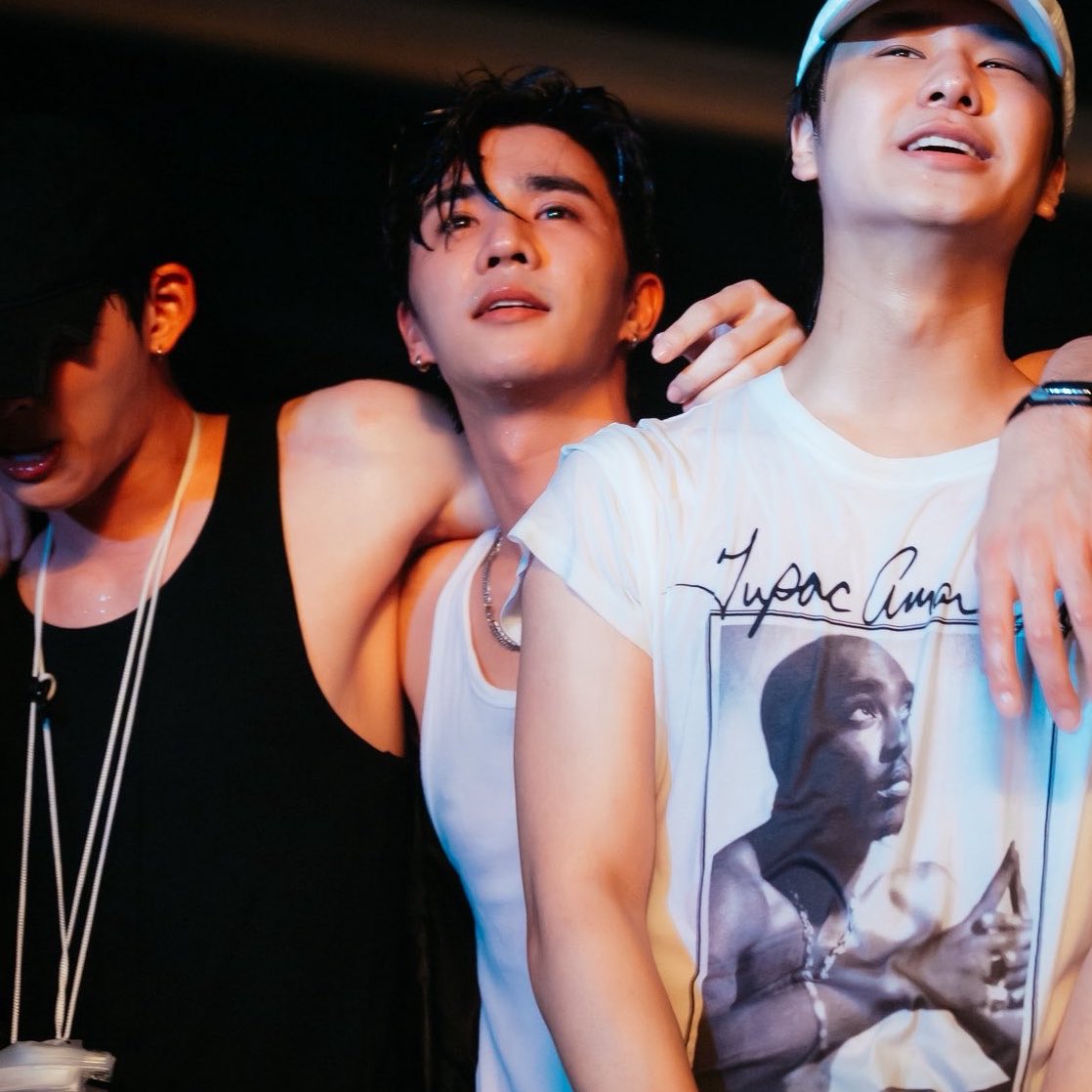 ❥ เด็กสีฟ้า tweet media