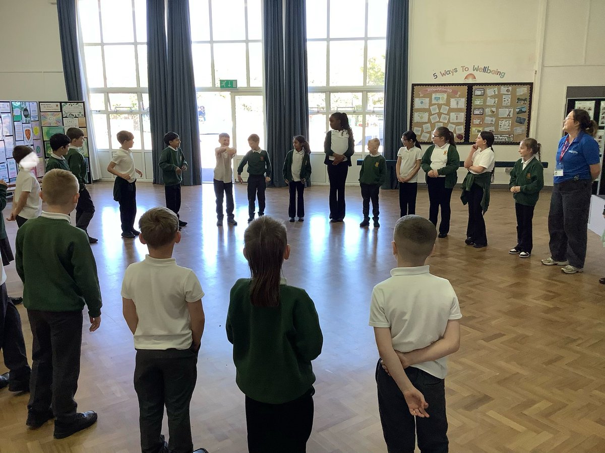 year4broadway's tweet image. Thank you to Rebecca from Northumbrian Water who worked with us today. We explored the water cycle and looked at ways we could save water in our day to day lives. This was all done in a creative and interactive way. #becreative #keeplearning @broadwayjuniors 💦 🚿 💧