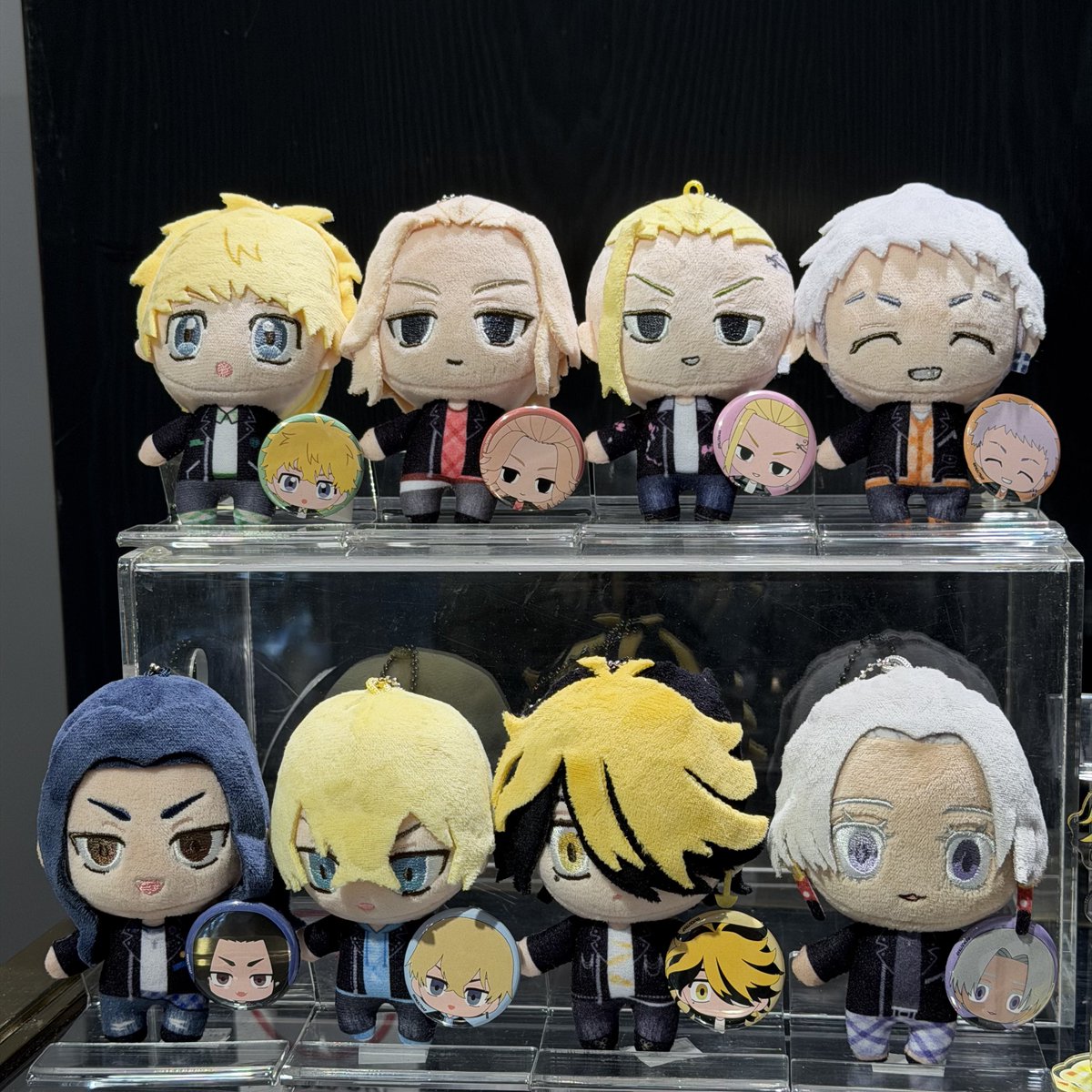 【むち】

#東リベ江の島ミッション
大阪ポップアップショップでは
「むちぷにぬいぐるみ　ちいこい缶バッジセット」の先行販売も🐬🌊

ぜひお手に取ってご覧ください！