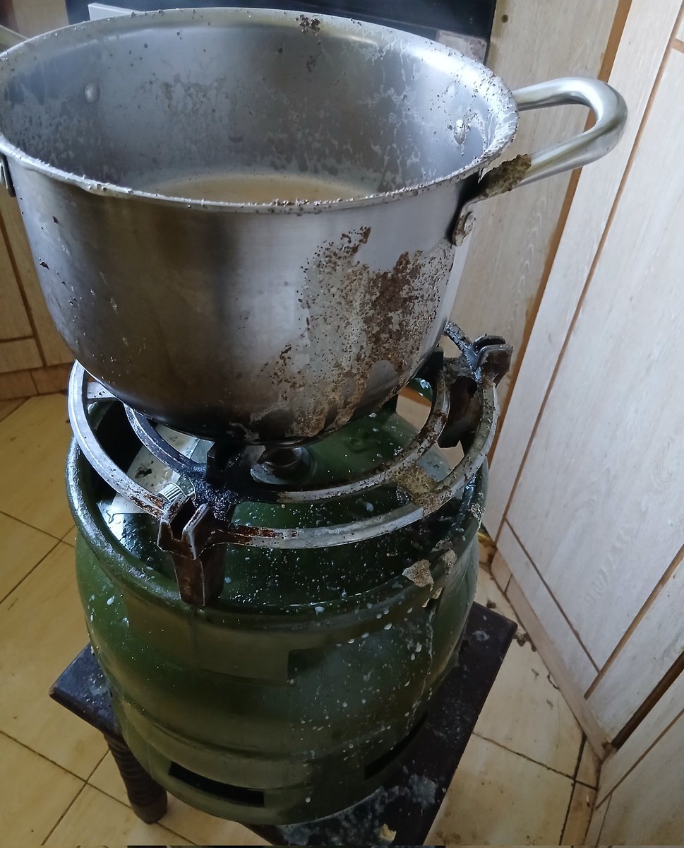 El Omwami 🍗 tweet media