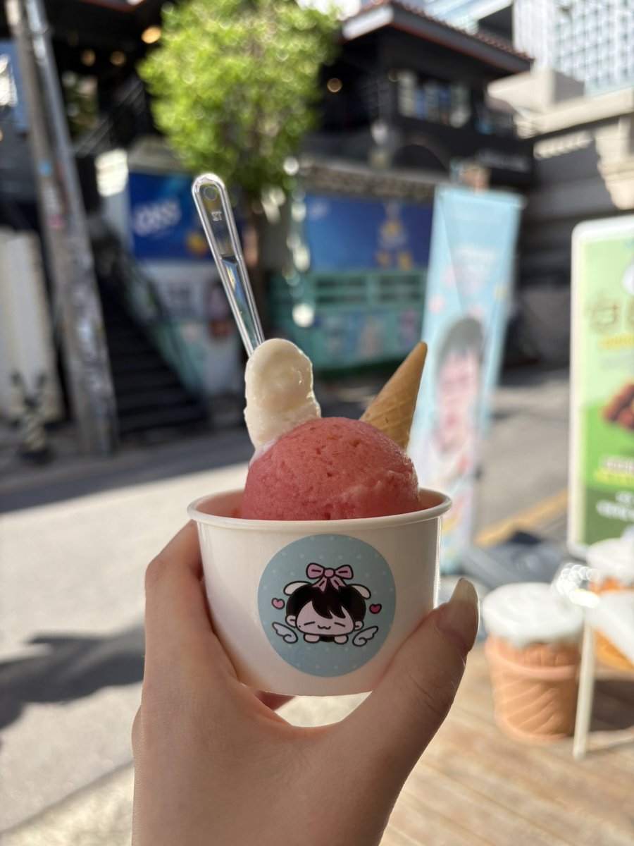 지지 tweet media
