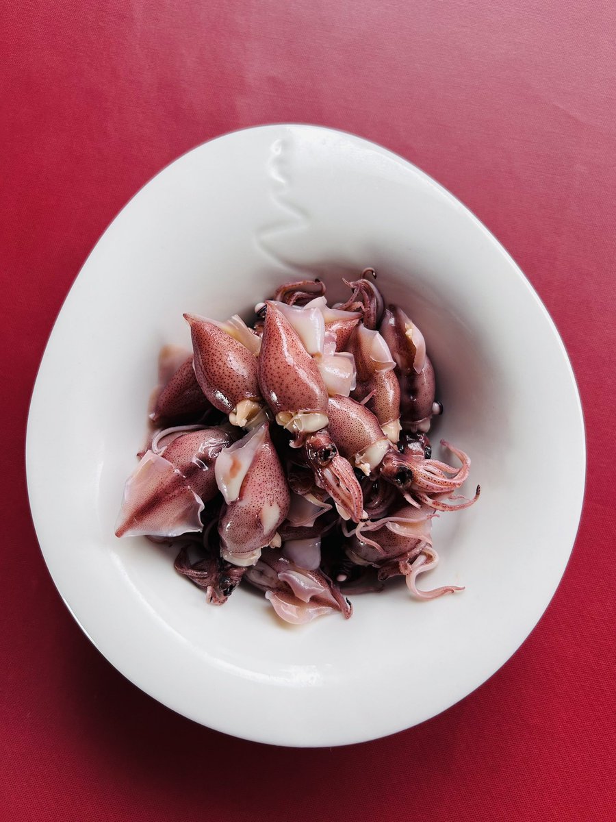OSTERIAemme's tweet photo. 今季ラストとなる、
富山県のホタルイカが入りました。
菜花と自家製のからすみと合わせて。
もちろんピッツァやリゾットでも。
#石神井公園
#カラスミ
#富山県
#イタリアン
#自家製からすみ https://t.co/2F4Ec5zh2o