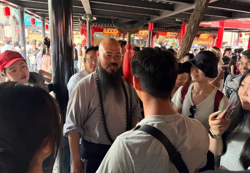 wheels_china's tweet image. #ThemeParks in China inspire youngsters to read the sometimes obscure literary #classics in the era of short videos. 
中国的主题公园引导年轻人阅读文学经典。
#主题公园 #全民阅读
#文学经典