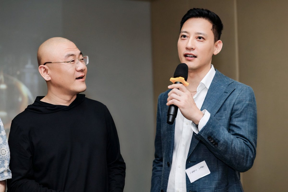 Chris Lee tweet media