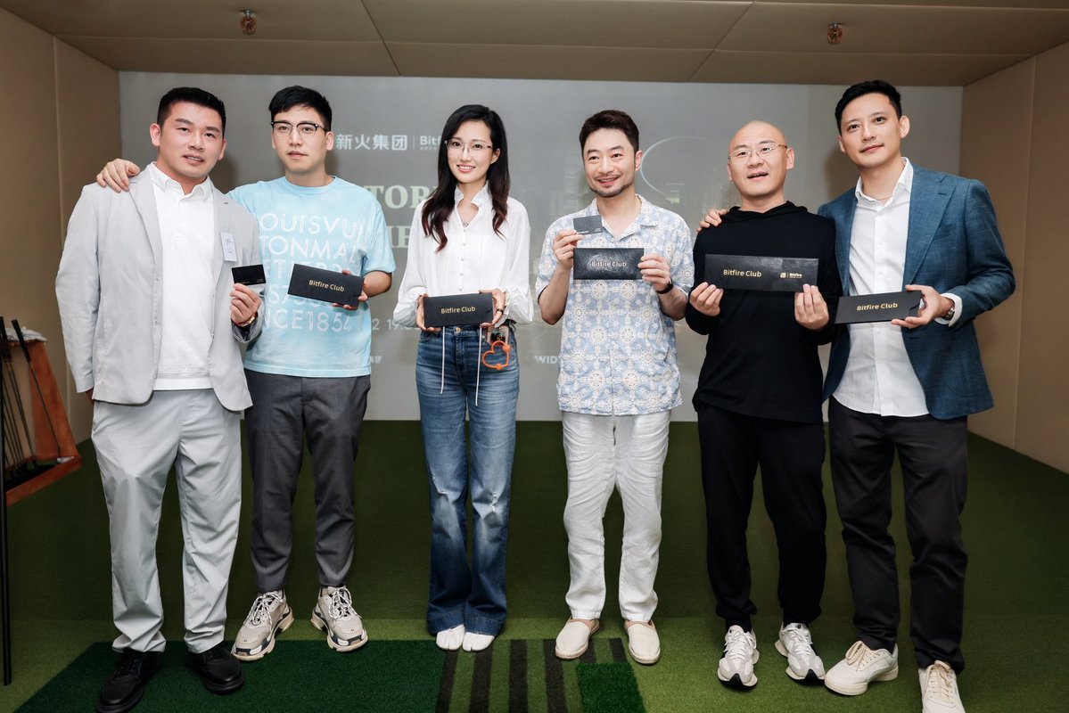 Chris Lee tweet media