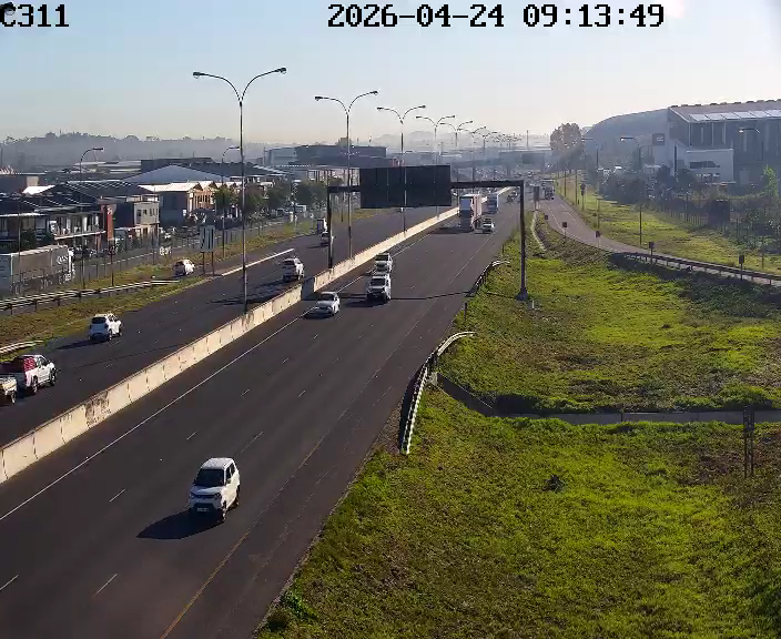 CapeTownFreeway's tweet image. Update: #Crash R300 North at Bottelary, cleared, free flowing traffic.#BeTheChange