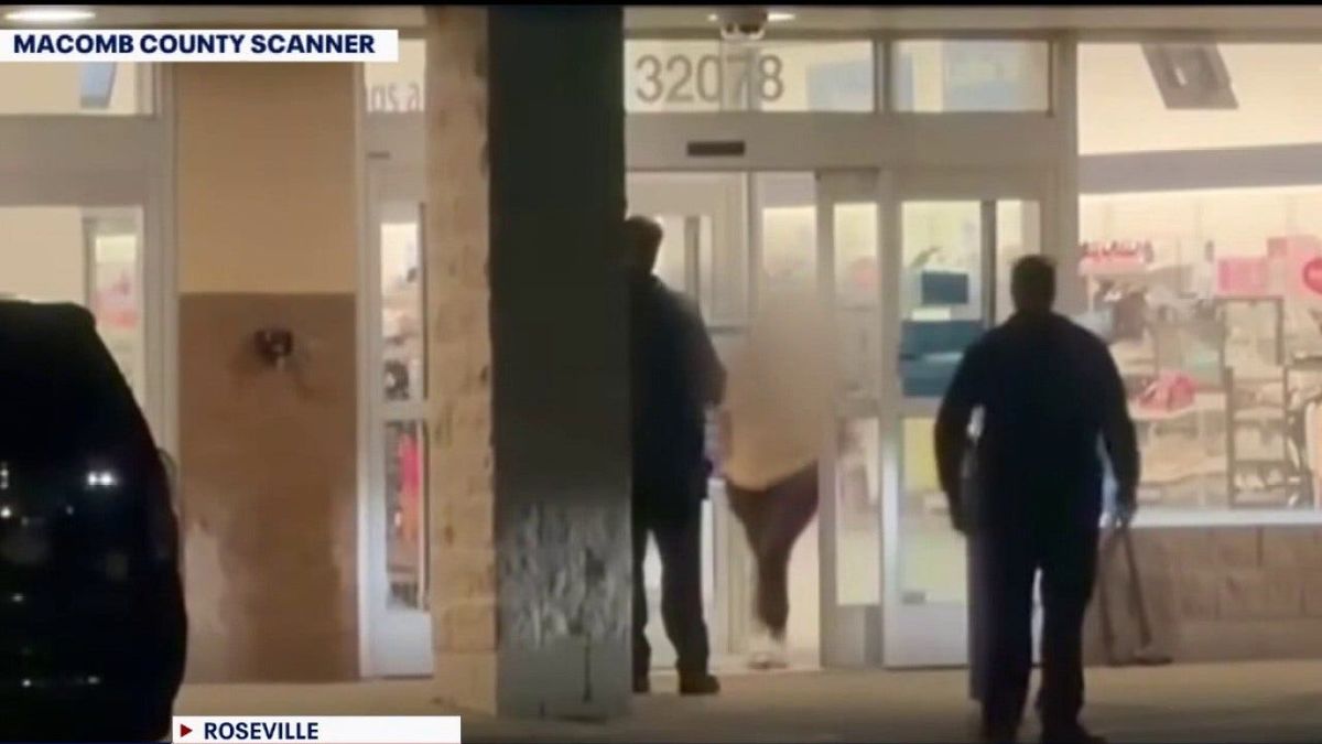 Why did no one find her when they were closing the store? Police aren't talking, but shoppers have something to say. https://t.co/CLYwwFQGEF Why did no one find her when they were closing the store? Police aren't talking, but shoppers have something to say. https://t.co/CLYwwFQGEF