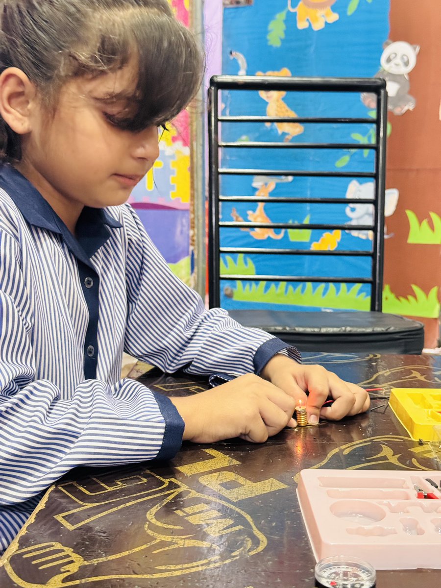 EmbellishSchool's tweet photo. Young minds at work! 🔬 #Students building real #Circuits, lighting #Bulbs 💡 &amp; running #Motors 🔌—because true #STEMEducation is all about #LearningByDoing. Proud moments of #YoungScientists shaping the future 🚀 https://t.co/rY3u9GiVHL
