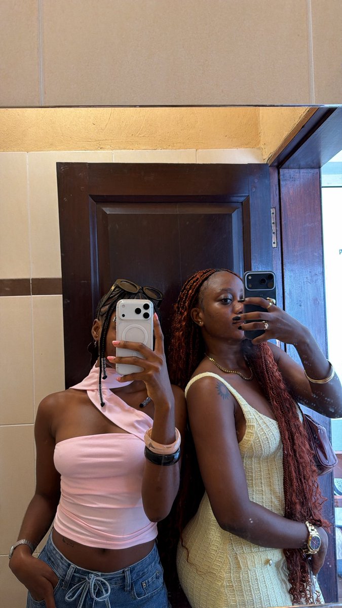 ÅŸ0𝕸Į𝕯Ē💜👟 tweet media