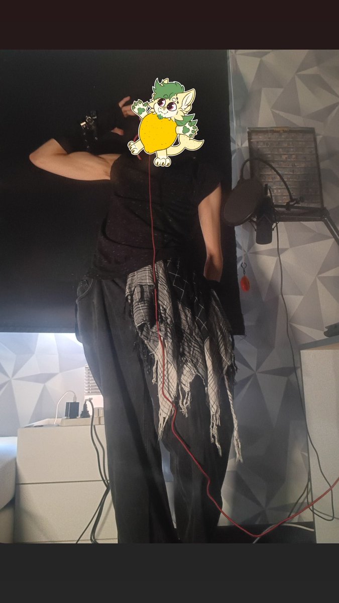 mickey_sharkoup's tweet photo. Weakest shitpost enjoyer ✨️ https://t.co/bdbLjUrEhx