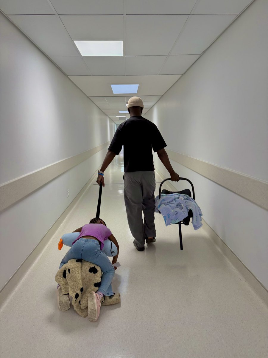 MRS CHEZI tweet media