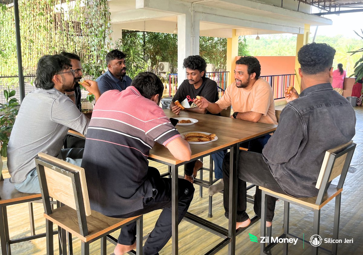 zilmoney_opns's tweet image. After a little break, Fun Thursday made its return yesterday - and it did not disappoint. Good to have this back. 
See you all at the next one!

#ZilMoney #FunThursday #OfficeFun #SiliconJeri #OfficeEvents #TeamMoments #WorkplaceFun #TeamEnergy