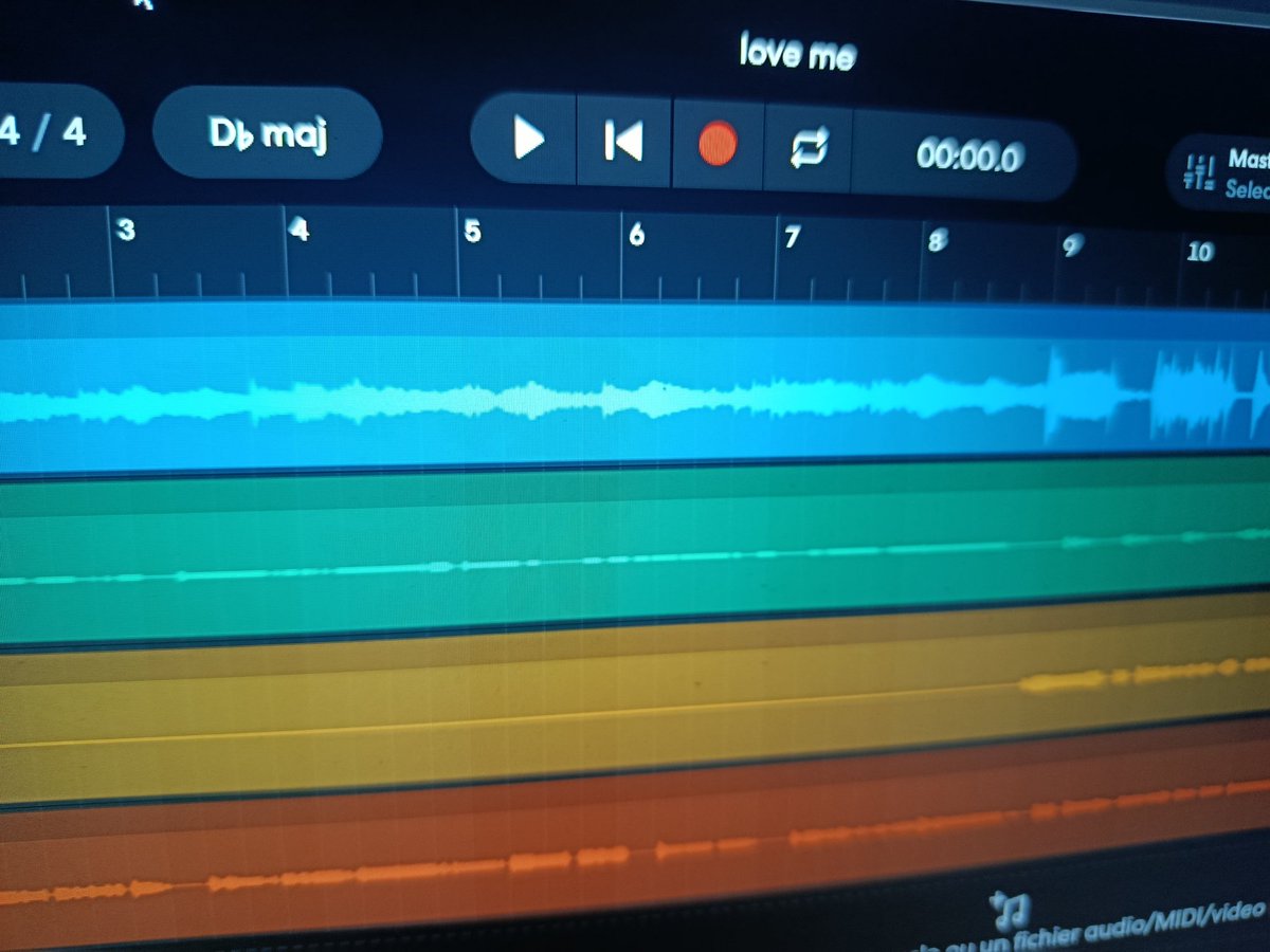 Privurjoana's tweet image. Working 😪
#music #bandlab #producing #artist