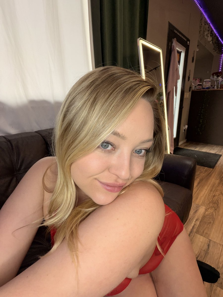 Ella Golden tweet media