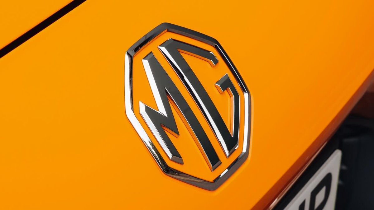 foroelectricos's tweet image. ¡Bombazo en el sector motor! 🚗⚡️

MG elige España para su primera fábrica en Europa. La matriz SAIC apuesta por el "Made in Spain" para producir sus eléctricos y esquivar los aranceles de la UE. 🇪🇸🔋

¿El primer candidato? El esperado MG2.

#MG #VehiculoElectrico #España #Motor