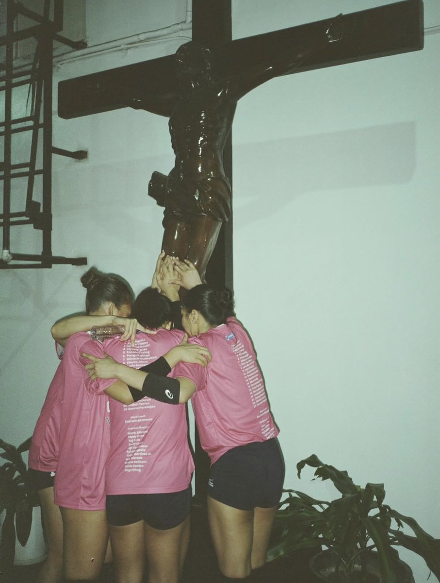 Kasama ni Alyssa Valdez mag pray sina Kyle at Pons! Thanksgiving prayer for winning the Championship!