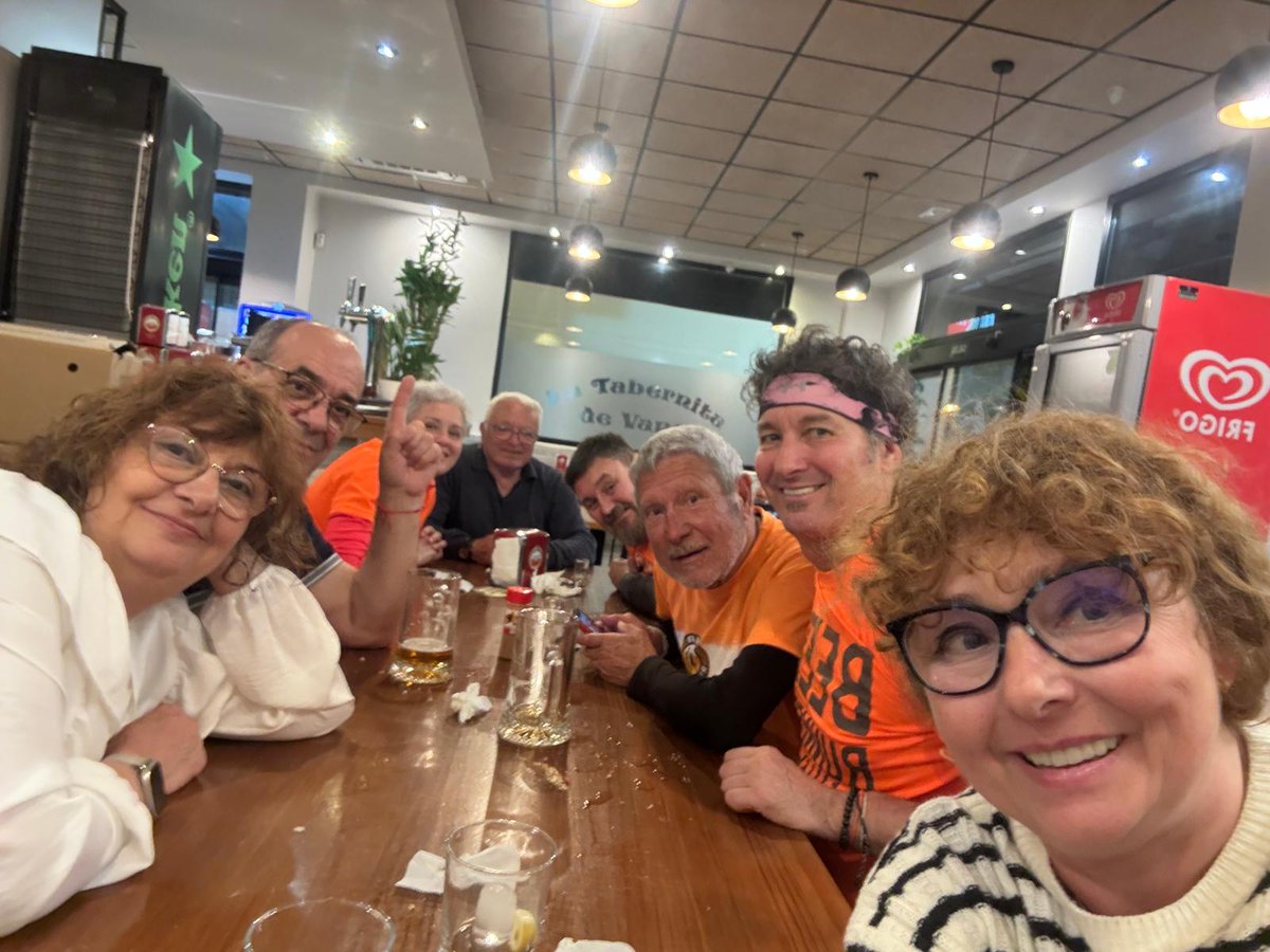BeerRunnersVLC's tweet photo. Buena quedada, la de ayer por la tarde. Mucha gente, tanto en el entrenamiento, como en el post. Tarde divertida y diferente! Te animas? #BeerRunnersVLC #beerrunners #socialrunning #BeerWalkersVLC #beerwalkers #mareanaranja #muchomasquecorrer #running #walkers . https://t.co/HjN0Gcox3t