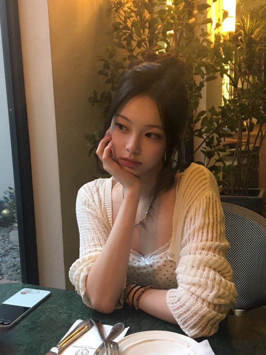 I made my day lovely by rewarding myself with a delicious meal! A fine dinner just for me, because why not? :0 I’m grateful for everything, especially the chances to feel happy &amp; eat something yummy🤍