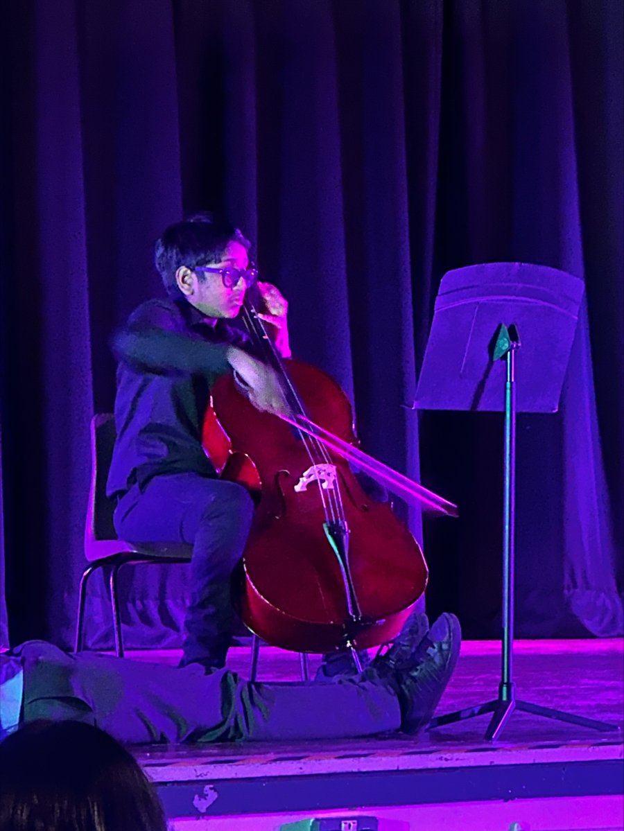 SacredHrtCrosby's tweet image. Our talent show showcased a range of talents from dancing, to poetry, to physics explanation to singing. All the organising was done by our brilliant BTEC pupils, with the show hosted by Aiysha in Y10. Well done to everyone involved. We're so proud of you! #proud #ambition