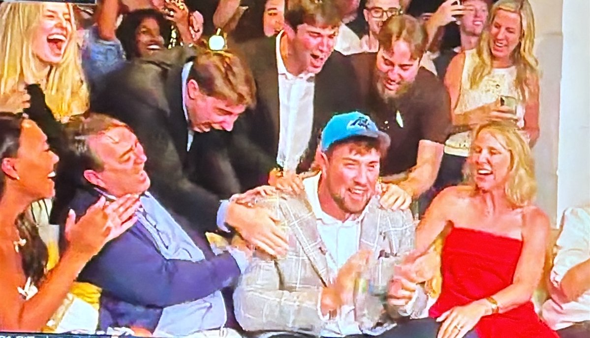 sandropacheco71's tweet image. The #CarolinaPanthers choose #Georgia OT #MonroeFreeling with the number 19 overall pick of #Round1 of the #2026NFLDraft. #NFL #MakingHistory #KeepPounding