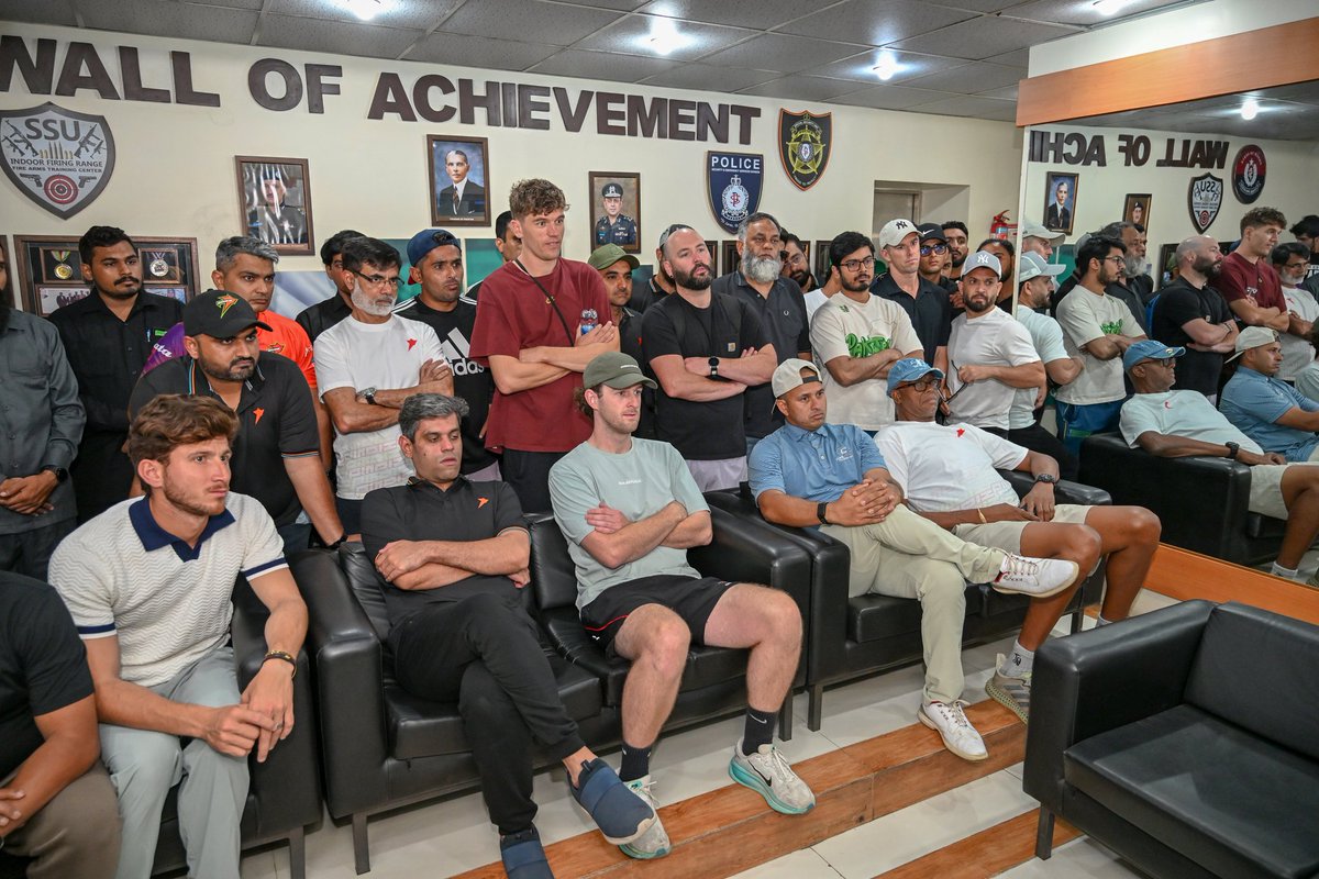 ssusindhpolice's tweet image. A group of players and officials of Pindiz team paid a visit to the Special Security Unit (SSU) headquarters, where they praised the unit for its high level of professionalism and operational excellence.

#SSU | #PSL | #Cricket | #Pindiz | #SindhPolice