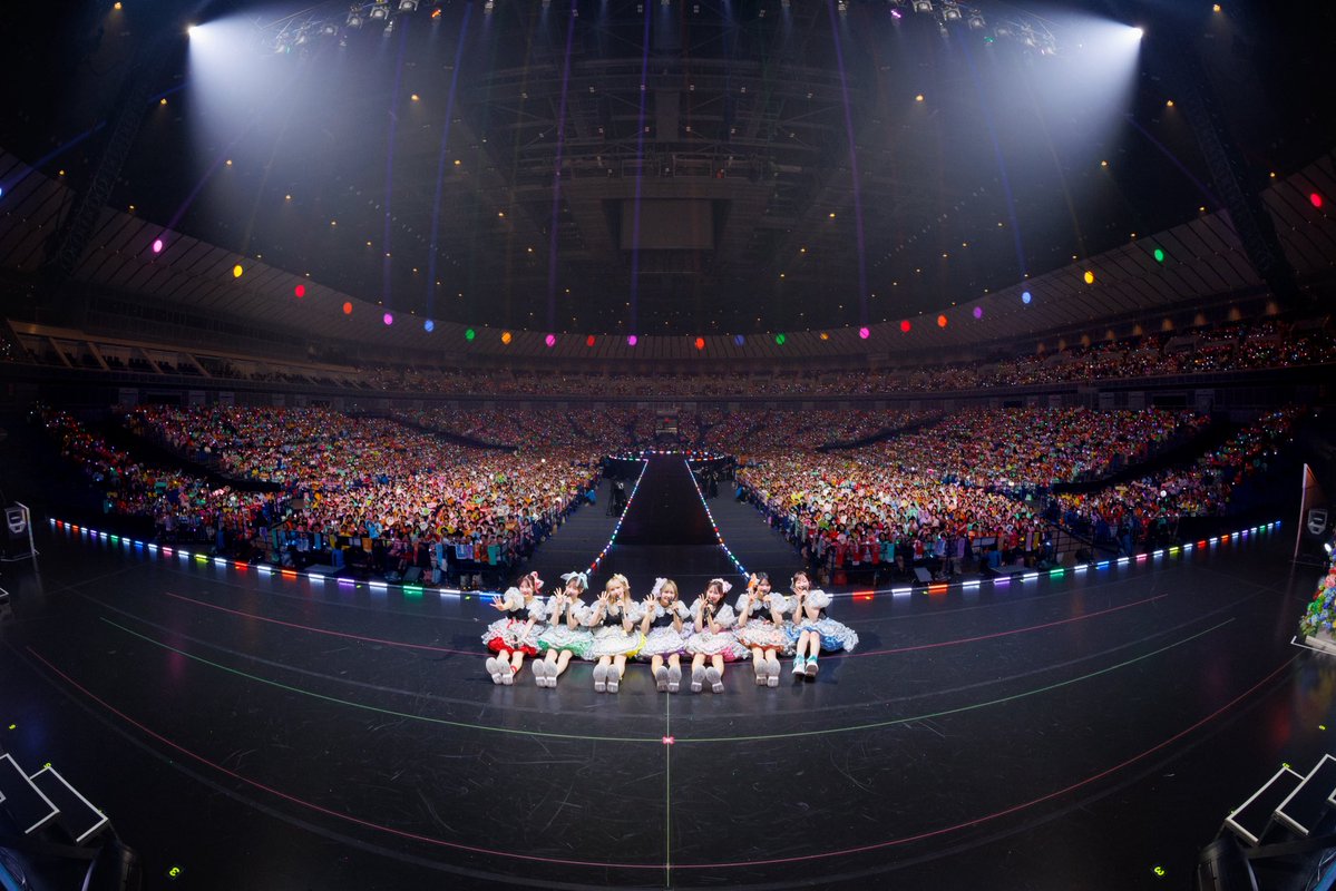 ✨📸横浜公演Day1 集合写真📸✨

🗓️2026年4月25日（土）
📍横浜アリーナ
FRUITS ZIPPER 4TH ANNIVERSARY ARENA TOUR
「DREAM WITH IN」💚🩵💜💛🧡❤️🩷

💜仲川瑠夏 <a href="/luna_fz0703/">仲川瑠夏(FRUITS ZIPPER)</a>
💛早瀬ノエル <a href="/noel_fz1229/">早瀬ノエル（FRUITS ZIPPER）</a>
💚櫻井優衣 <a href="/yui_fz0221/">櫻井優衣(FRUITS ZIPPER)</a>
🩵真中まな <a href="/manafy_fz0422/">真中まな(FRUITS ZIPPER)</a>
🩷松本かれん <a href="/karen_fz0328/">松本かれん( FRUITS ZIPPER )</a>
🧡鎮西寿々歌