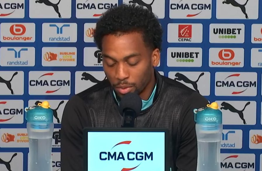 FCMarseille's tweet image. 🗣️ Quel avenir lors du mercato d'été ? 

#Timber : "Je suis arrivé en janvier et je suis concentré à 100% sur le club, ma concentration est sur ça. Pour mon avenir, il faudra me redemander en juillet." #OM #OMOGCN