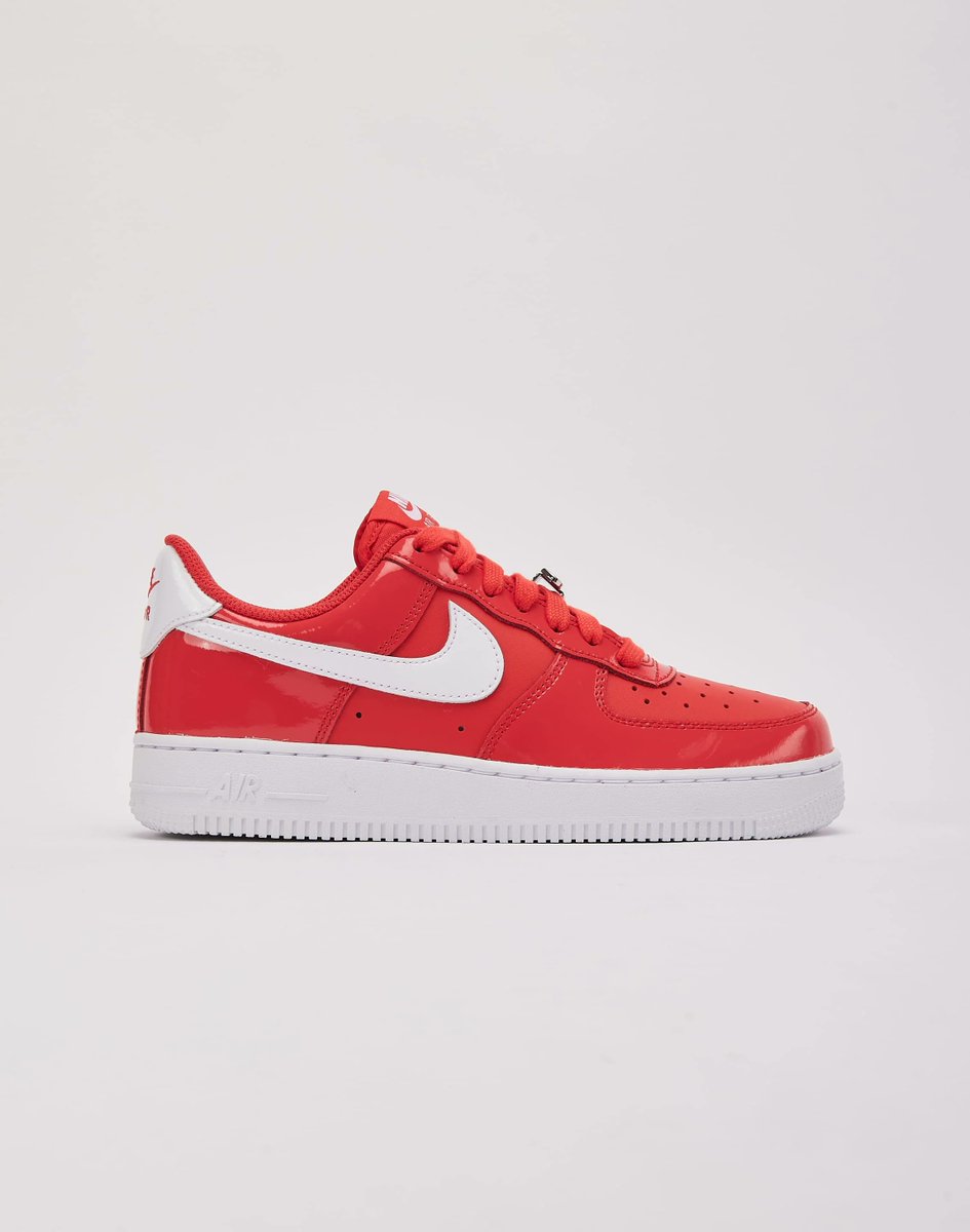 Sneaker Drop tweet media