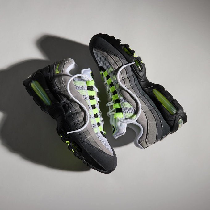 Sneaker Drop tweet media