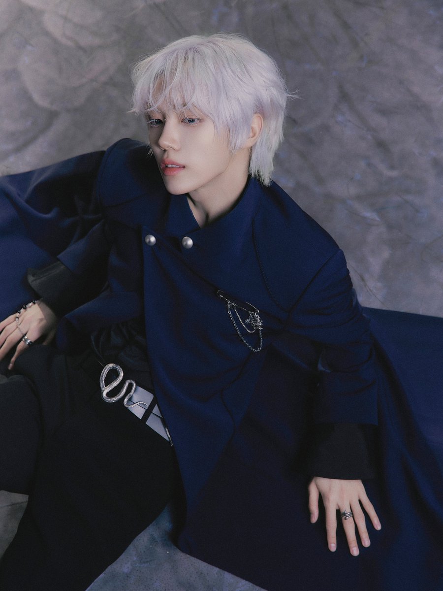 CRAVITY THE 8TH EP 'ReDeFINE'
MV PREVIEW PHOTO🐍
⠀
#성민 #SEONGMIN
⠀
2026. 04. 29 WED 6PM (KST)
⠀
#CRAVITY #크래비티
#ReDeFINE
#AWAKE