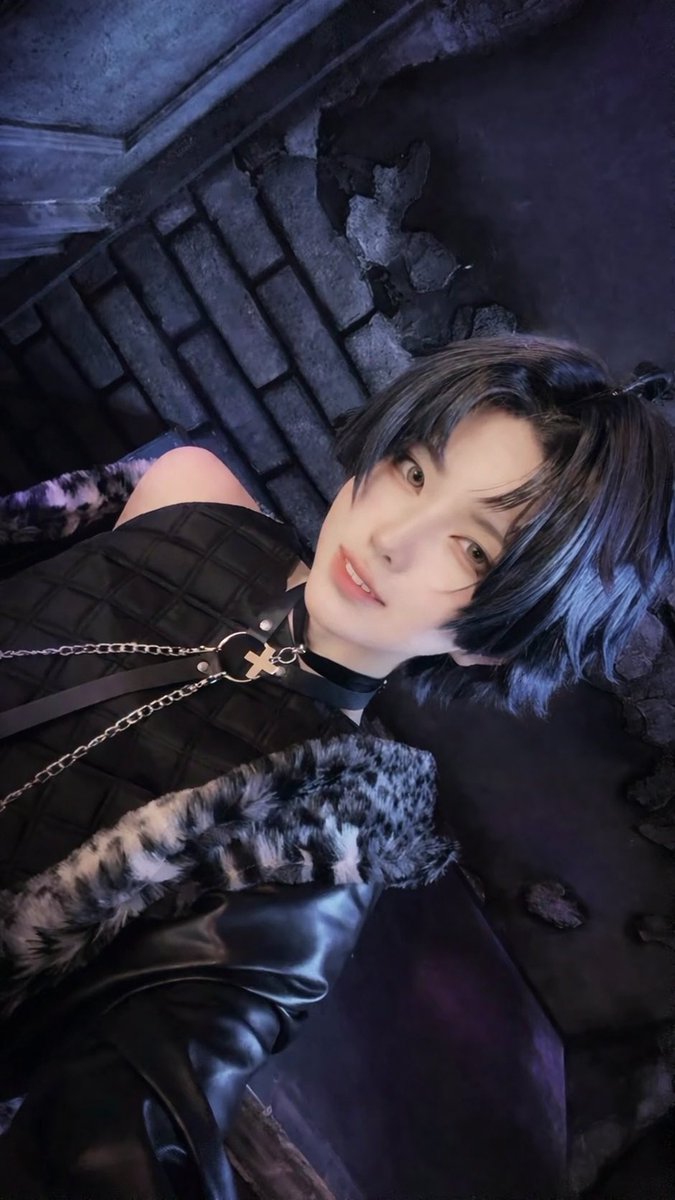 lain.🌧 tweet media