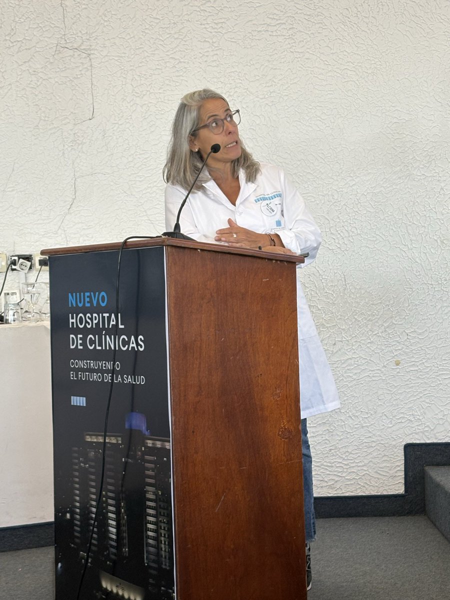 CatedraHemato's tweet photo. La Dra. Ana Inés Catalán @BasicoMedicina sobre la importancia de la caracterización molecular de la Mielofibrosis @Mariana17174661 https://t.co/FMcvI01lfR