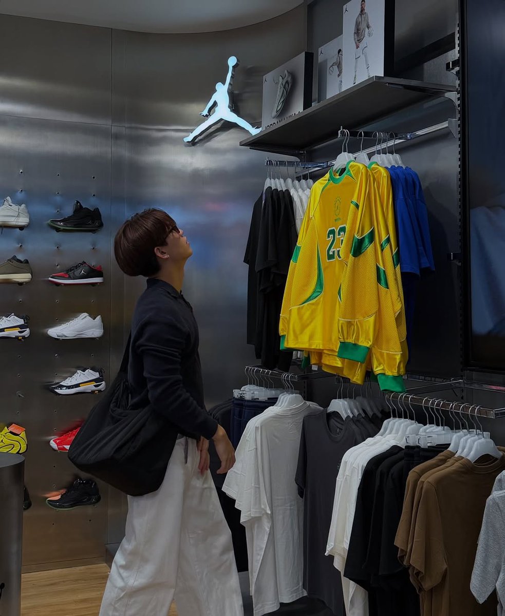 (SLOW) Peter_support tweet media