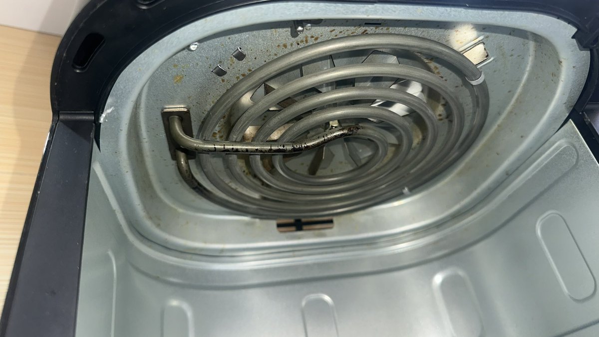 نازنینشونم tweet media